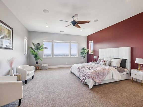 4th image of 3882 Royal Manor Place