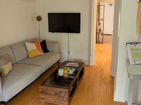 4th image of 2644 Fremont Ave S APT 1