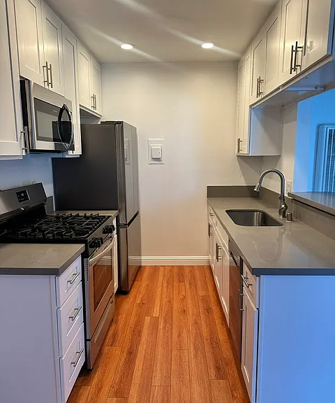 441 W Burchett St — Photo 11