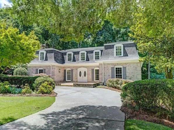 8180 Tynecastle Dr, Sandy Springs, GA 30350