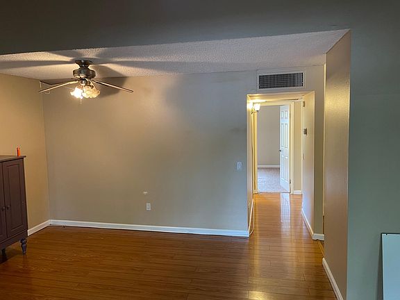 2nd image of 18350 Hatteras St APT 215