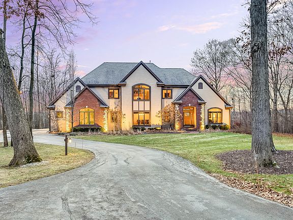 2nd image of 10117 N Hunt Club Ct