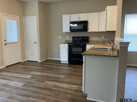 3rd image of 19451 Big Valley Dr