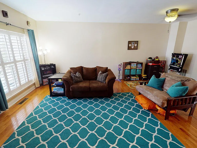 719 Summertime Dr — Photo 22