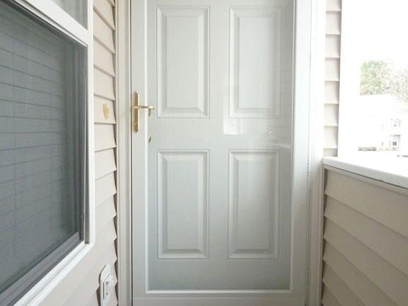 3rd image of 412 Commerce Ave APT C