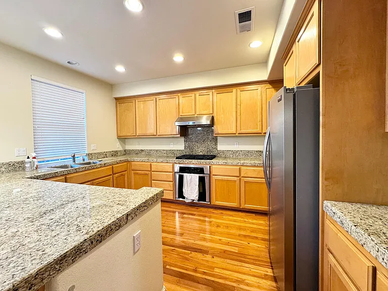 2455 Azevedo Ct — Photo 9