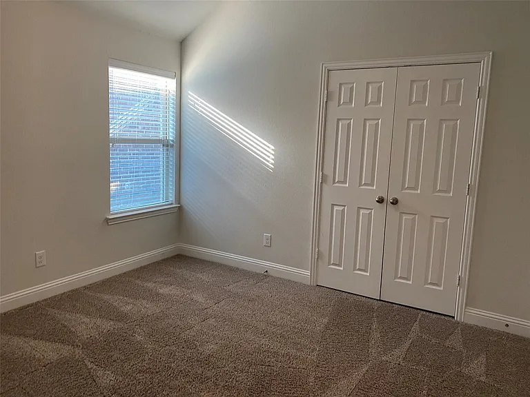 282 Hilltop Dr — Photo 7