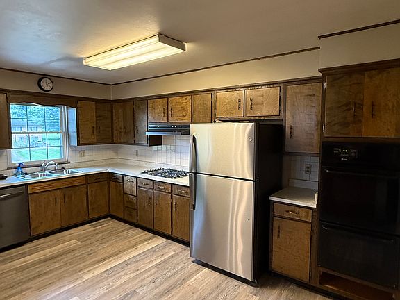 5th image of 107 E North St #1