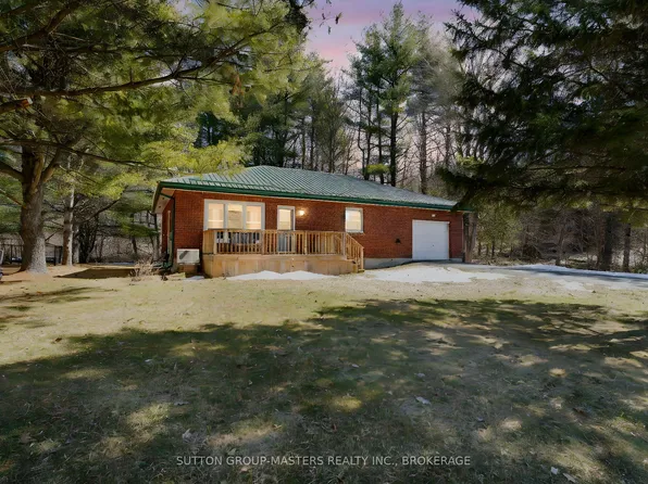 469 Lyndhurst Rd, Leeds And The Thousand Islands, ON K0E 1N0