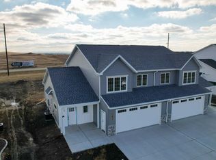 5821 Davies Dr, Bismarck, ND 58503
