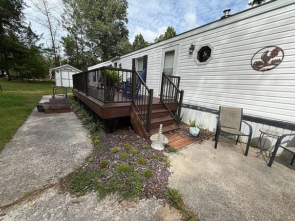 5th image of 1859 Pratt Lake Rd