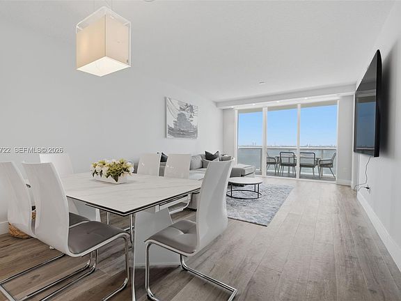 4th image of 600 NE 27th St APT 1204