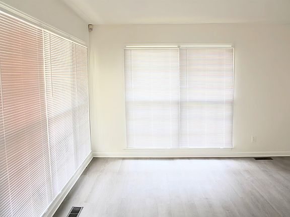 5th image of 604 Denniston Ln