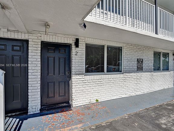 3rd image of 14190 W Dixie Hwy APT 2