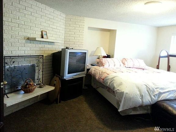 5th image of 11521 83rd Ave SW