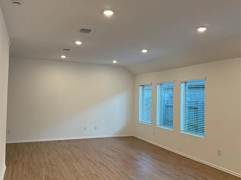 19380 Villa Mesa Dr — Photo 4