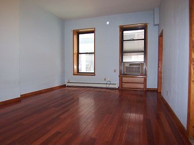 2nd image of 139 E 45th St APT 4A