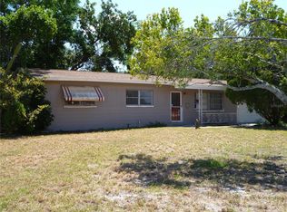 3695 Searobin Dr SE, Saint Petersburg, FL 33705
