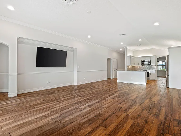 17735 Carver Ave — Photo 14