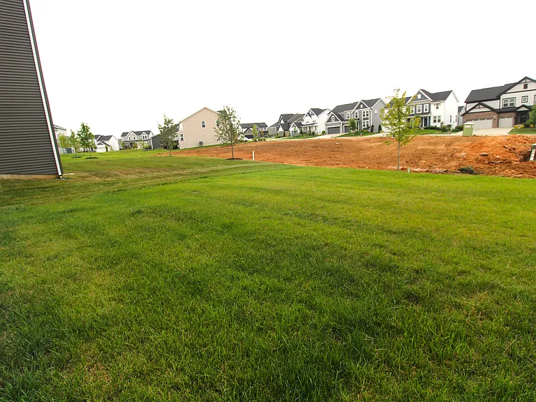 818 Memsie Dr — Photo 43