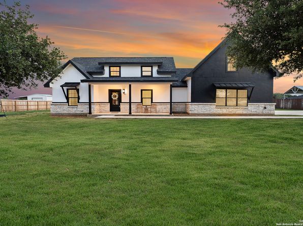 140 W Tree Farm, Lytle, TX 78052