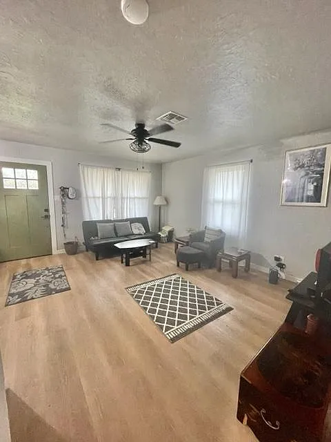 108 Sunny Ln — Photo 2