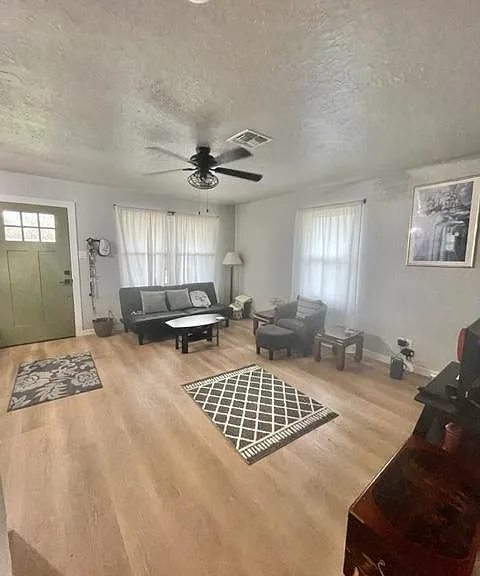 108 Sunny Ln — Photo 2