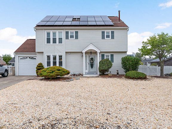2nd image of 94 Wind Jammer Ct