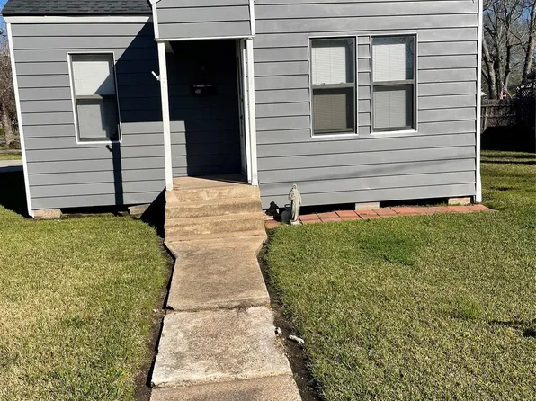 705 Cincinnati St, Angleton, TX 77515