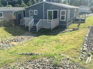17999 S Greenfield Dr, Oregon City, OR 97045