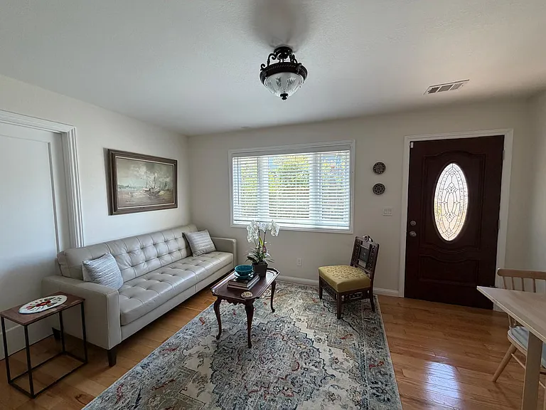 60 Bonnie Ln — Photo 6