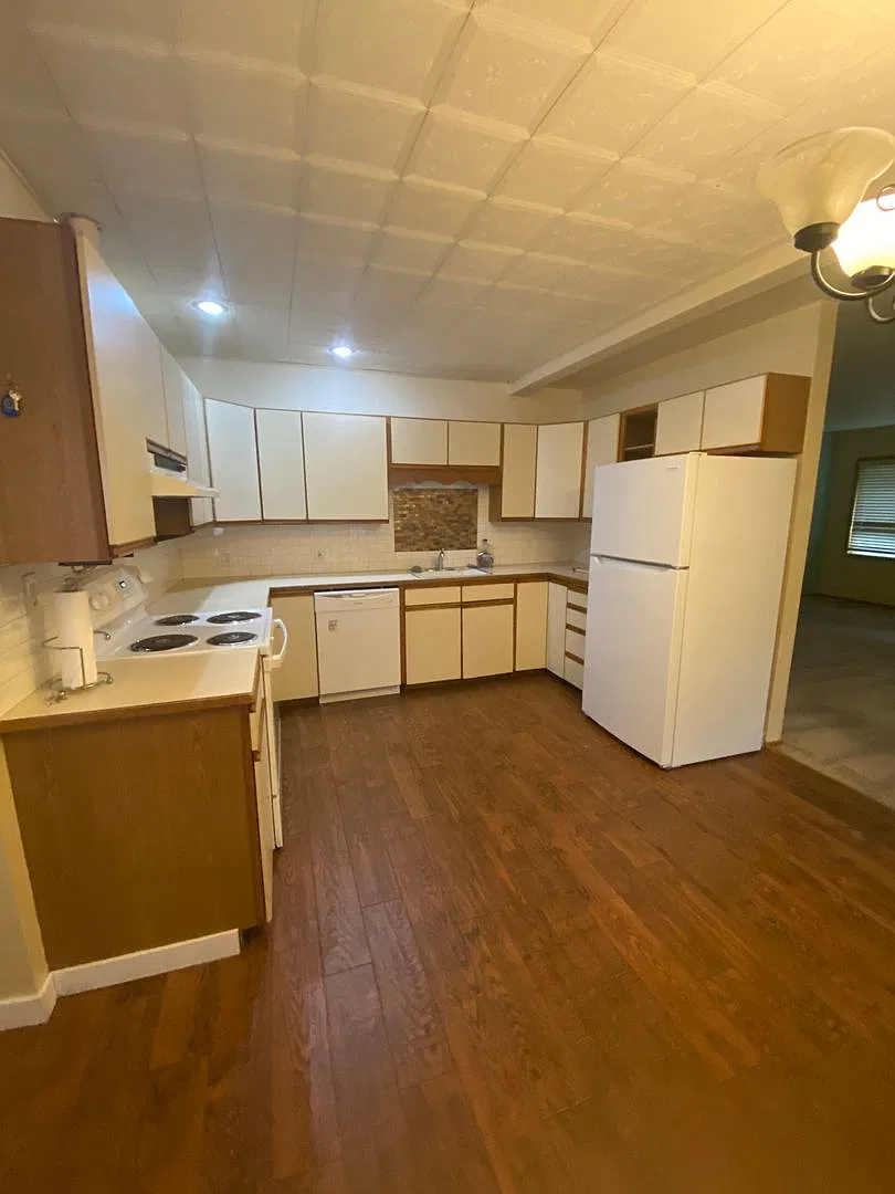 North Seattle Duplex: 2 Bed, 1 Bath with Attic Storage and Carport — Photo 3