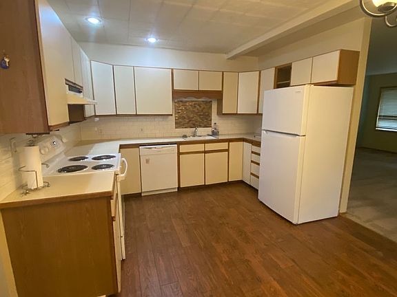 3rd image of 700 N 117th St