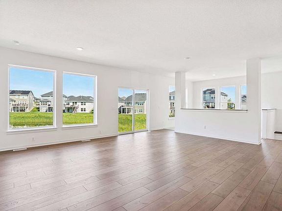 The Niagara - Living Room