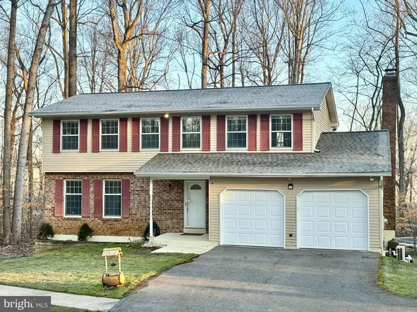 5203 Grenock Dr, Lothian, MD 20711