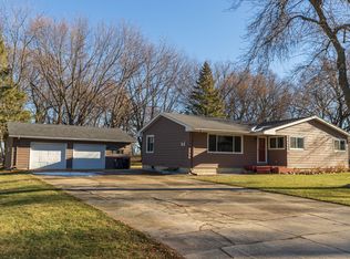 713 2nd Ave SE, Hayfield, MN 55940