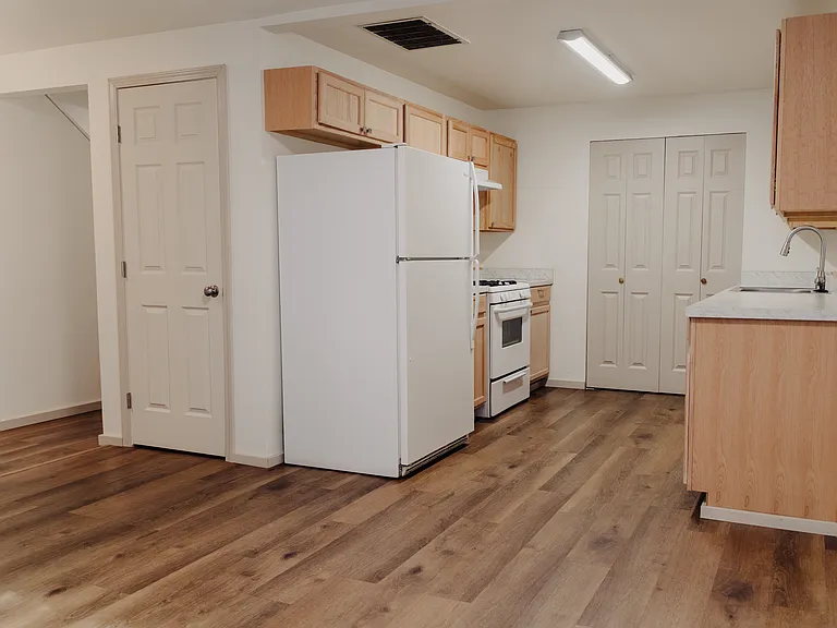 3815 Maple Ave — Photo 6