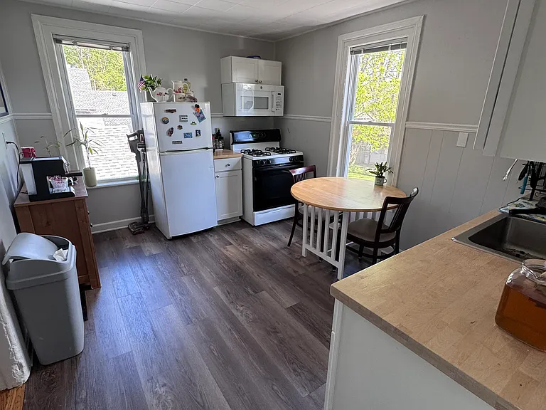 77 Hamilton St #77 — Photo 9