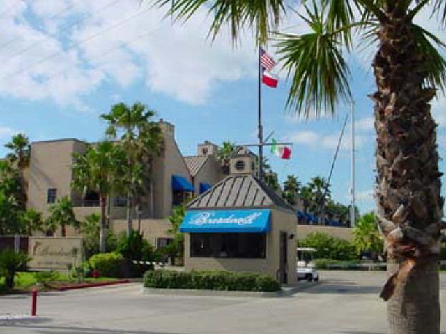 1st image of 425 Padre Blvd #31