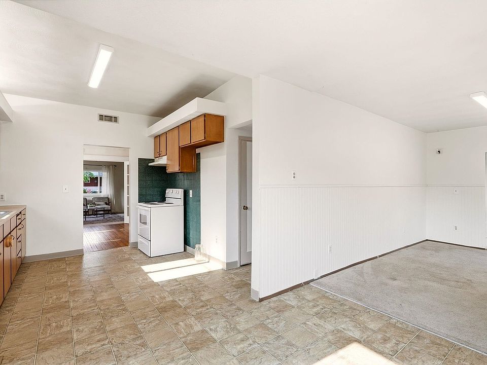 14th image of 817 E Wabash Ave