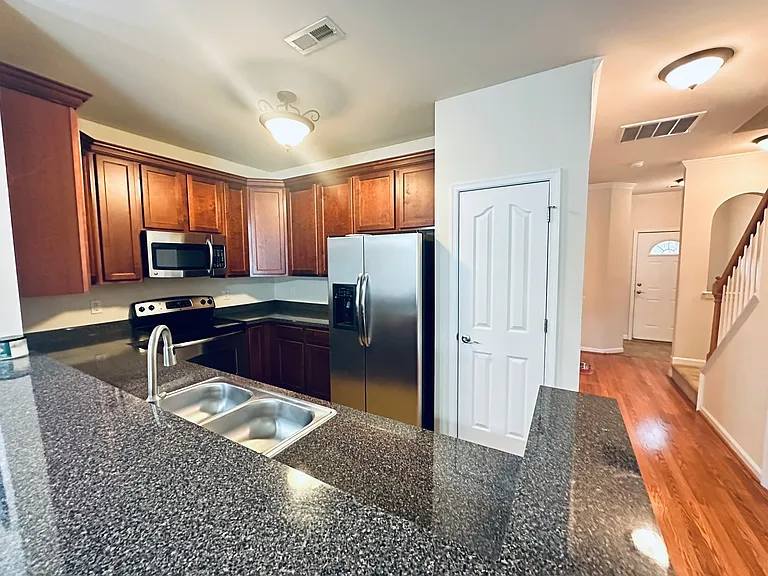 527 Settlement Ln — Photo 5