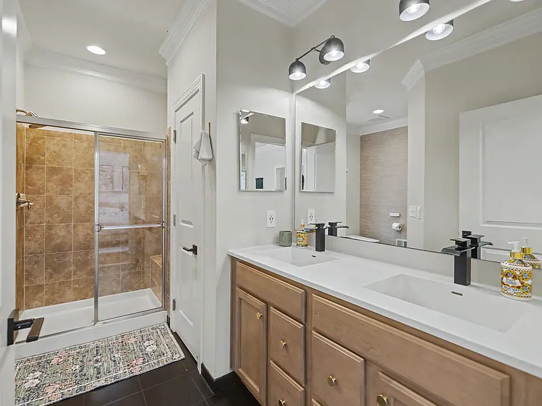 509 S Highland St — Photo 12