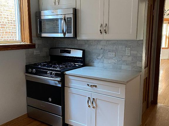 3rd image of 2534 W Superior St #1