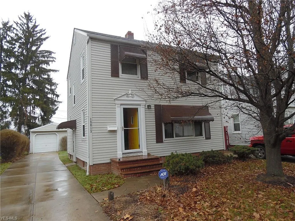 15013 Reddington Ave photo 1