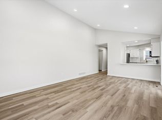 6496 13th St N, Oakdale, MN 55128