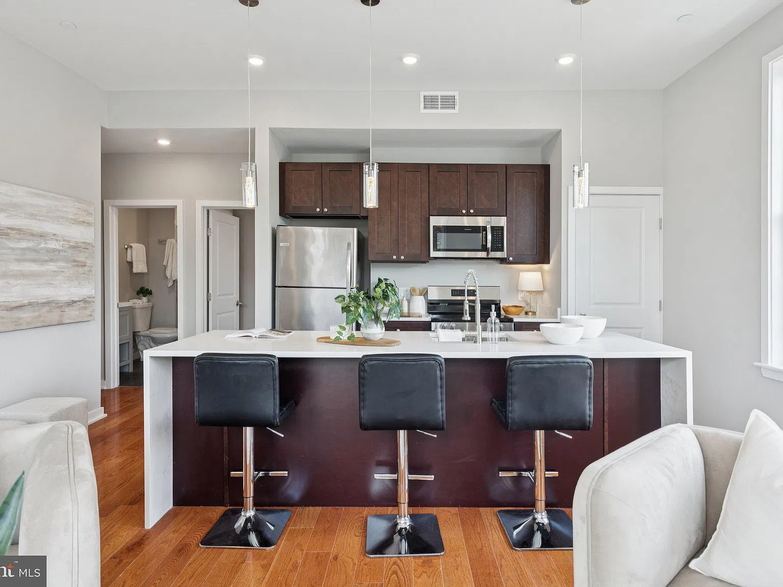 2 bed, 2.0 bath, 1028 sqft, $3,475 — Photo 3