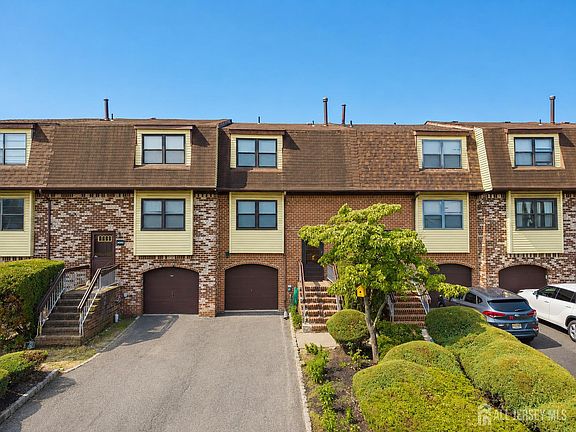 2nd image of 3003 N Oaks Blvd