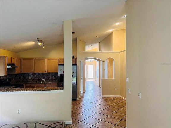 2nd image of 1008R Soaring Eagle Ln