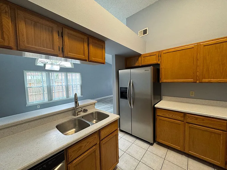 3117 Bridgeford Dr — Photo 8