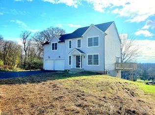 4 Heather Hill Rd, Washington, NJ 07882